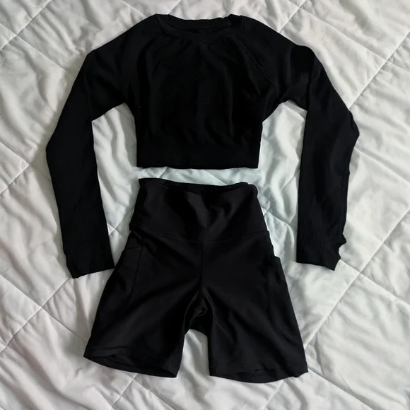 Women's Workout Set - Picture 2 of 4